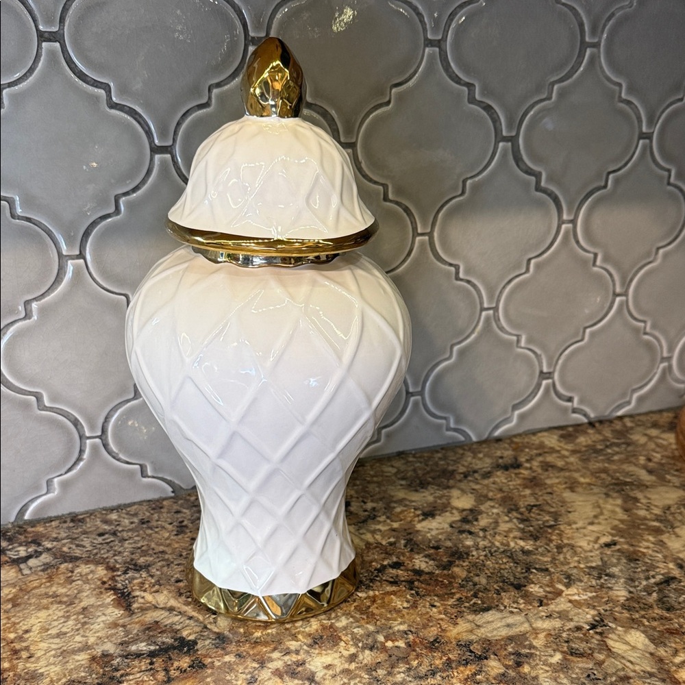 Ginger Jar / Urn NEW